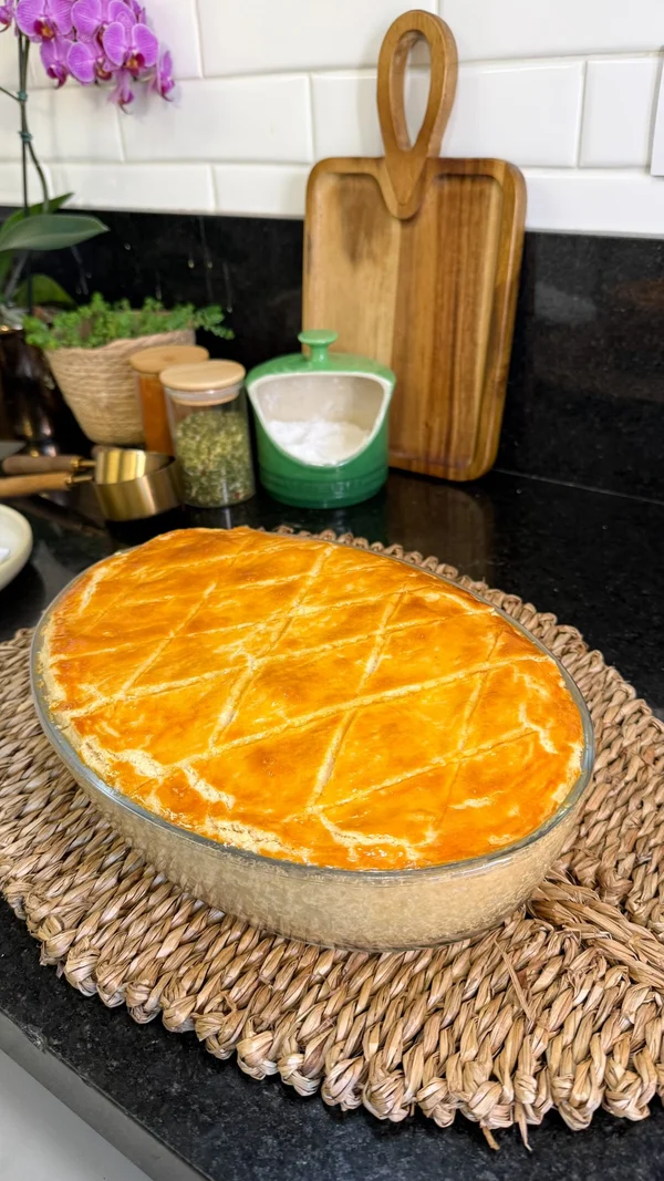 Empadão de frango cremoso, receita de Tálita Kobs